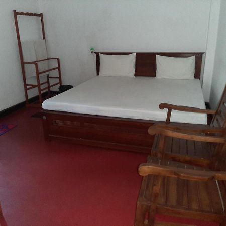 Hotel Yelona Kegalle Esterno foto