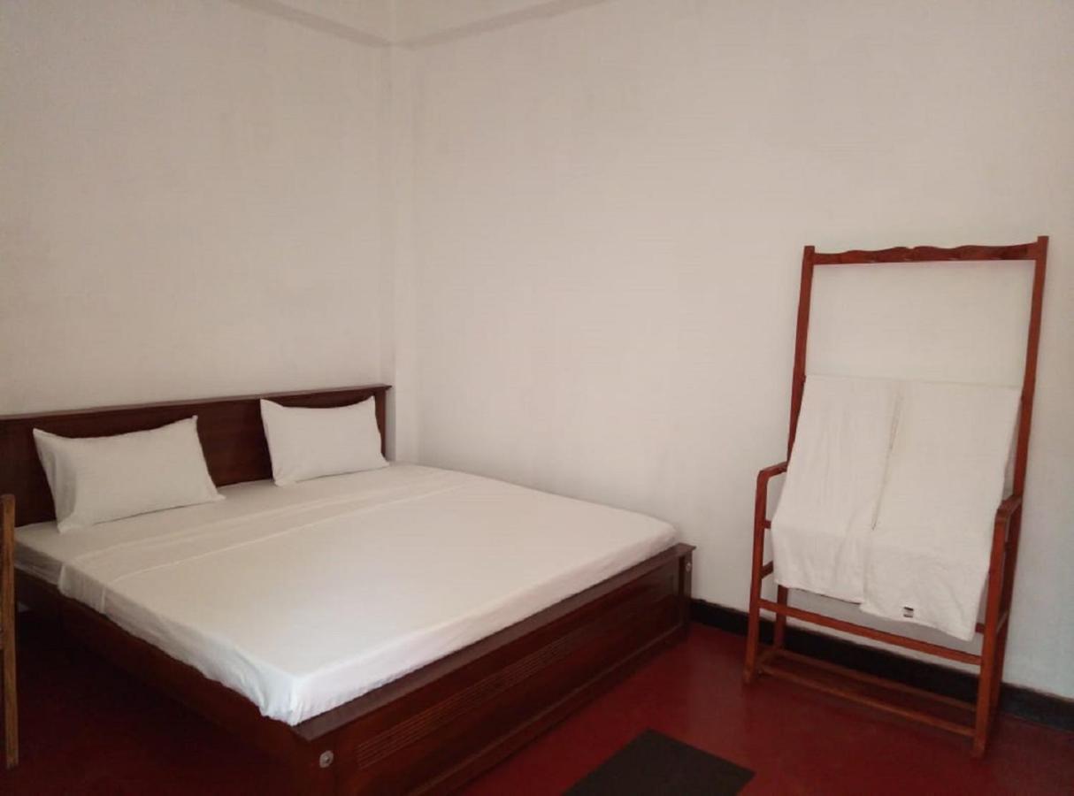Hotel Yelona Kegalle Esterno foto