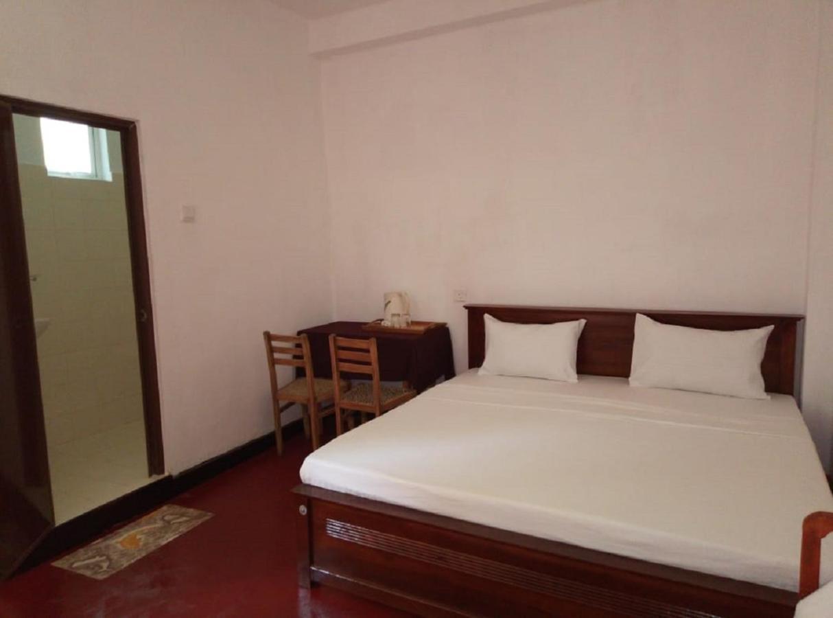 Hotel Yelona Kegalle Esterno foto