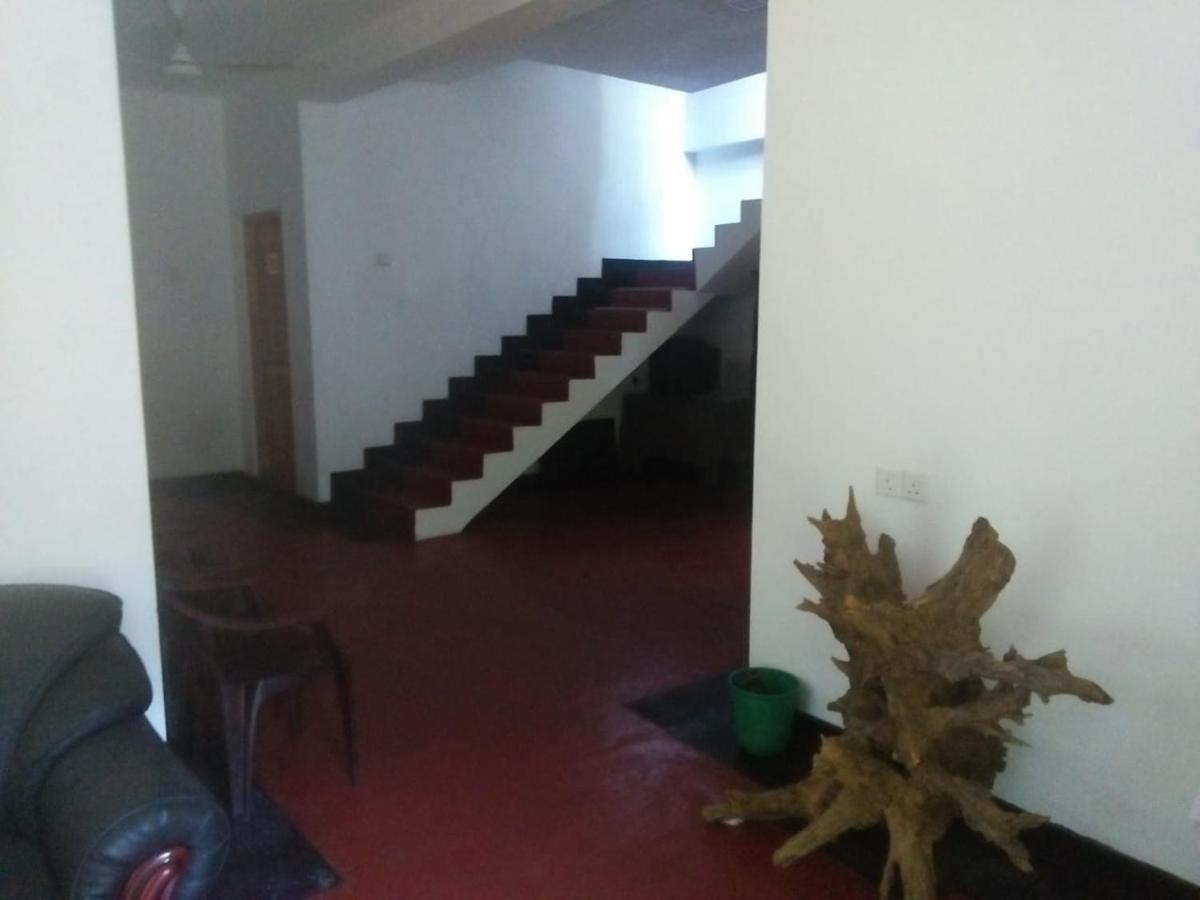 Hotel Yelona Kegalle Esterno foto