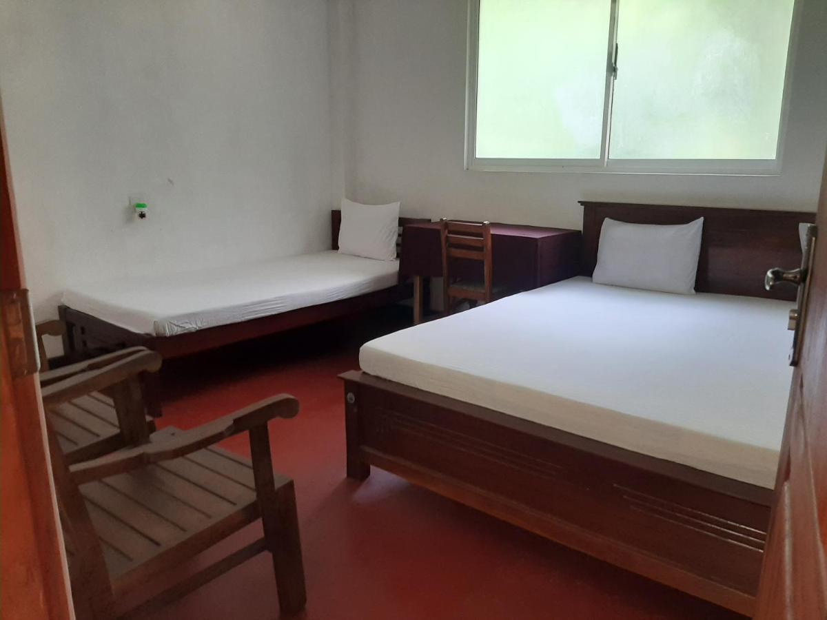 Hotel Yelona Kegalle Esterno foto