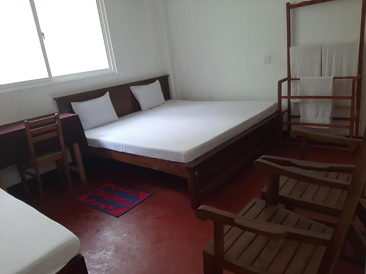 Hotel Yelona Kegalle Esterno foto